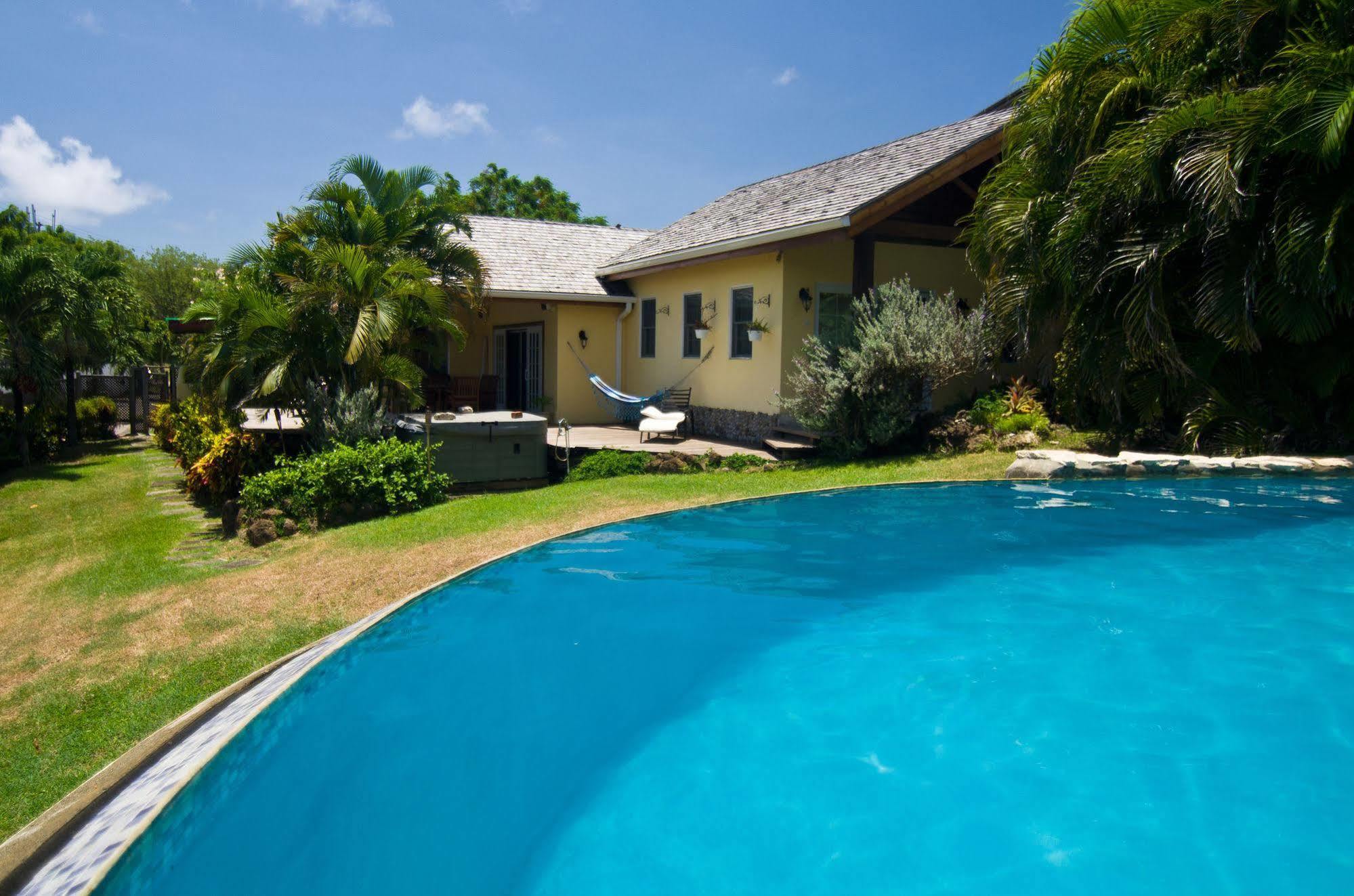 Hotel Maca Bana St. George's Esterno foto